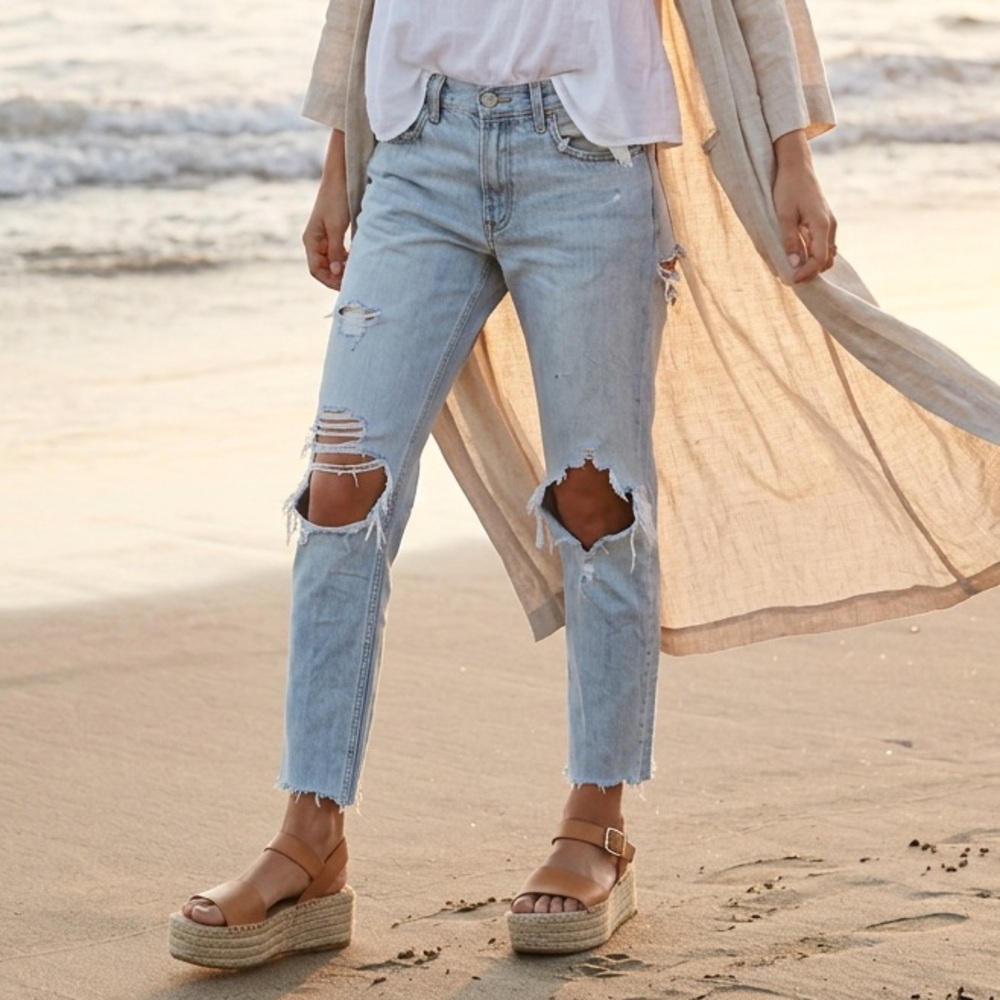 Rag & Bone Jean Light Blue Distressed Women Cropped Jeans with Raw Hem Size 26